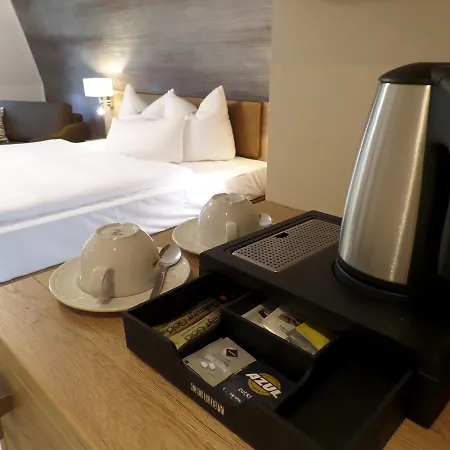 C-you 3* Κέμνιτς