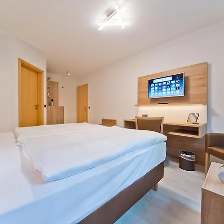 C-you Hotel 3*